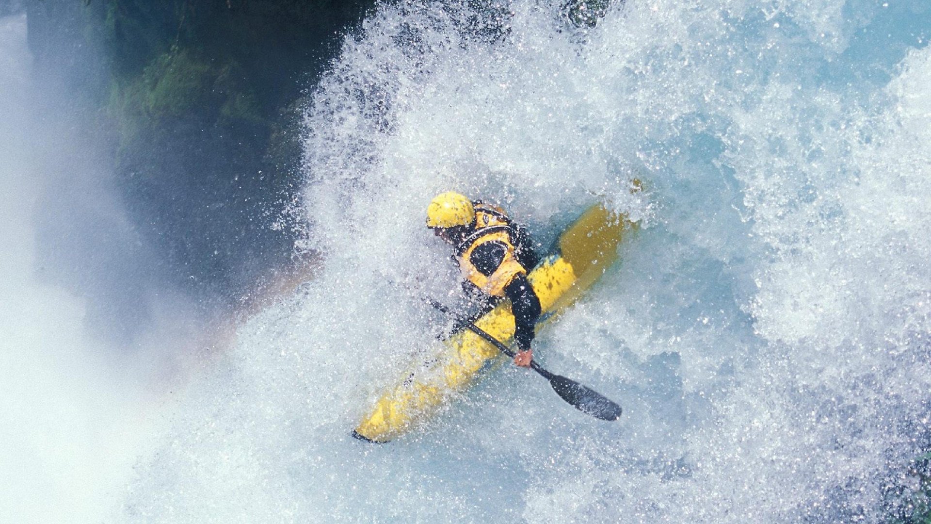 世界杯：国际足联确认将试点“蓝牌” 临时罚下严重非体育行为球员